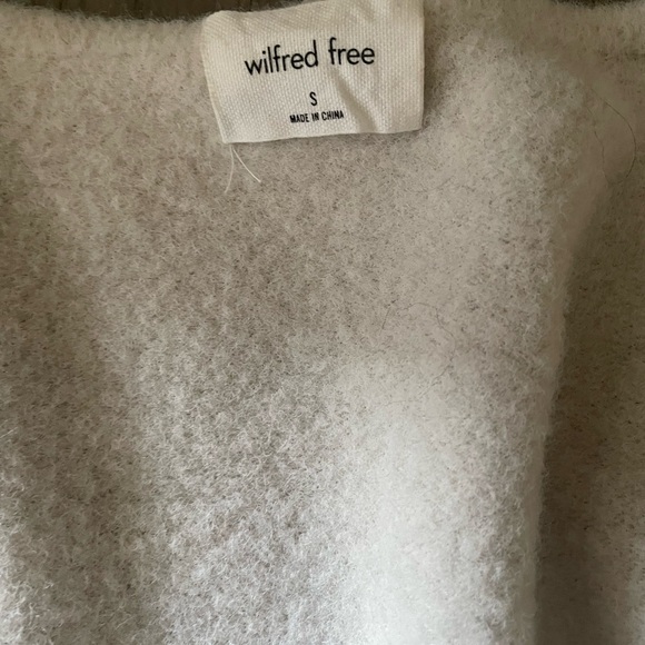 Aritzia Wilfred Free V neck sweater - Picture 2 of 4